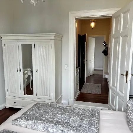 Hintze Inkl Strandkorb, 4 Fahrraeder * ゼーバート・ヘリングスドルフ